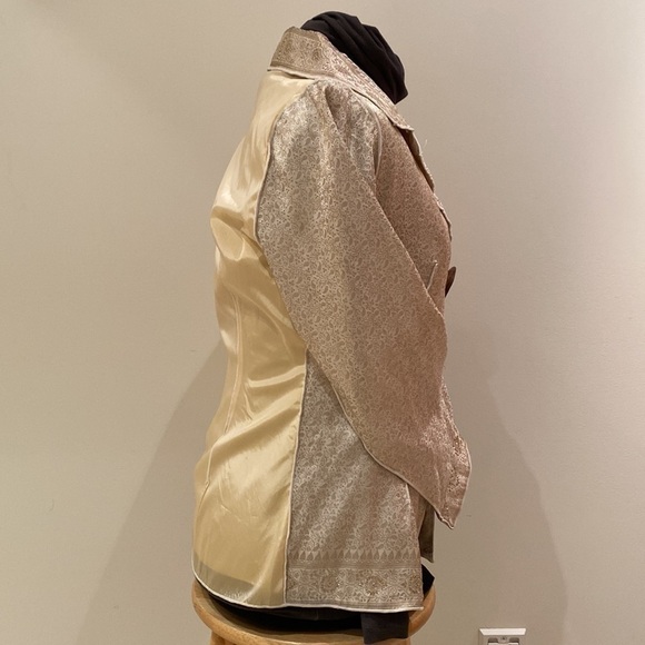 Elegant Silk Jacket MAGGIE WALT DEDIGN - Picture 7 of 16